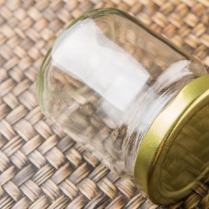 empty glass jar for storing the meals you prepare at your "prepper" party